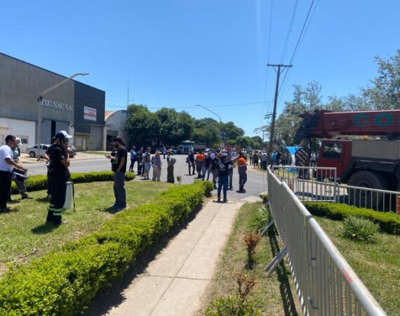 Acindar suspende a 700 trabajadores por la recesión y la apertura de importaciones y comienzan los despidos