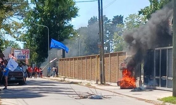500 cortes “por una Navidad sin hambre”: la UTEP de Moreno pidió comida en COTO y se llevaron el compromiso de evaluación como respuesta