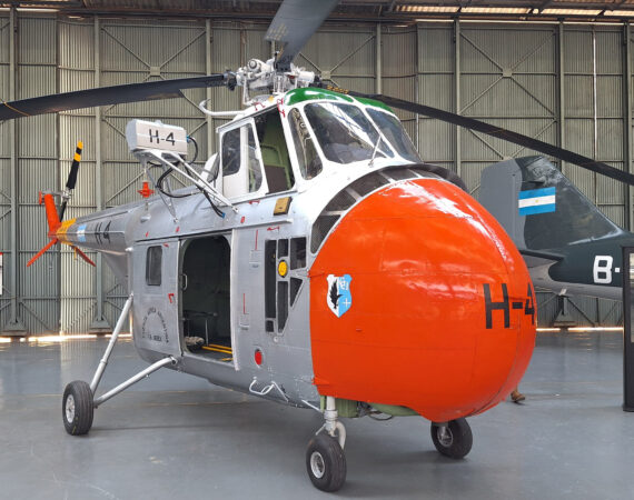 El Museo Aeronáutico de Morón exhibe un nuevo helicóptero