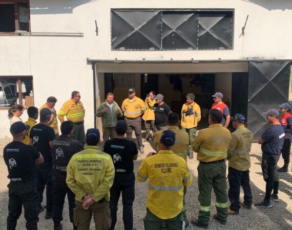 Patagonia bajo fuego: Kicillof envió brigadistas, Santiago del Estero un avión hidrante y el Gobierno nacional se desentiende