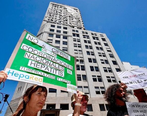 URGENTE: masiva renuncia de médicos en el Ministerio de Salud ante el vaciamiento de programas esenciales