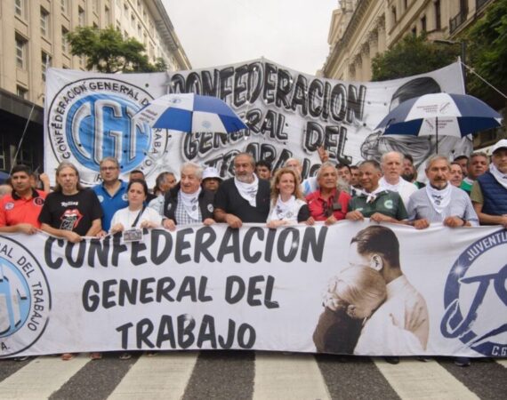 Milei enfrenta el tercer paro general y una nueva marcha masiva en apoyo a los jubilados