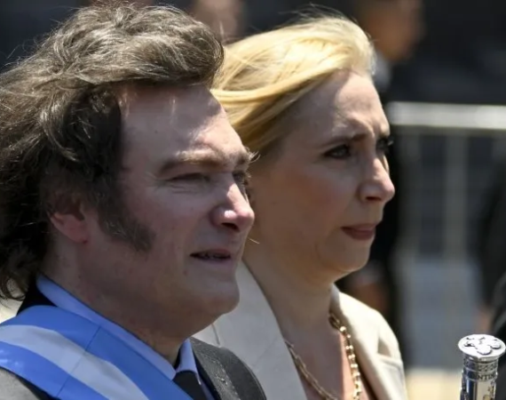 ¿Recibía sobornos? Milei cobraba USD 20.000 a empresarios para asistir a cenas privadas que organizaba su exjefe de Gabinete y el actual director del Banco Nación y las cobraba su hermana Karina