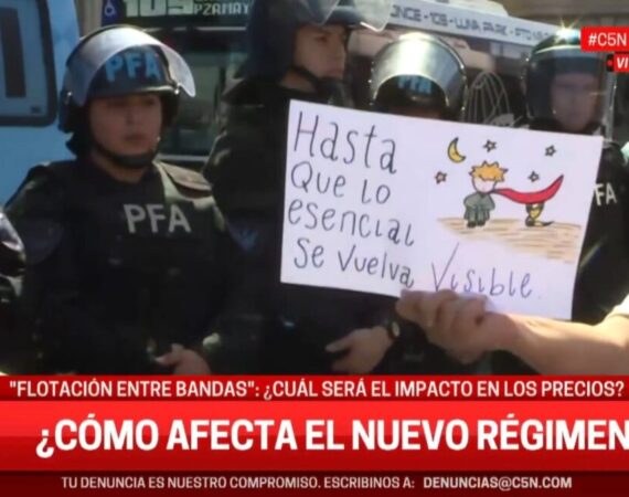 TENSIÓN: desmedida presencia policial en marcha de discapacitados frente a la Casa Rosada