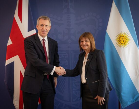 ¿El gobierno de Milei entrega datos de Seguridad Nacional a los ocupantes de las Islas Malvinas?: Bullrich firmó en Londres un memorándum de entendimiento en Seguridad, ciberseguridad y lucha contra el Crimen Organizado con el Reino Unido