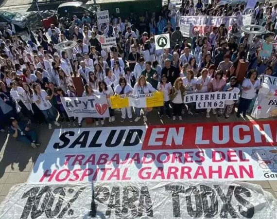 Otra burla a médicos, docentes y estudiantes que marchan a Plaza de Mayo: Milei promulgó las leyes de financiamiento universitario y emergencia pediátrica pero no las va a aplicar