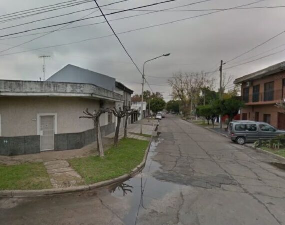 Penitenciario retirado mató a un ladrón de 14 años que intentó robarle el auto