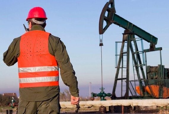 La pelea por el salario: Petroleros firmaron una paritaria anual del 12% y los trabajadores del Seguro lograron un aumento del 13,67% 