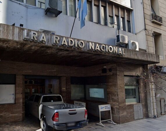 Desguace en los medios públicos y límites a la libertad de expresión: el Gobierno pretende achicar la planta de RTA 