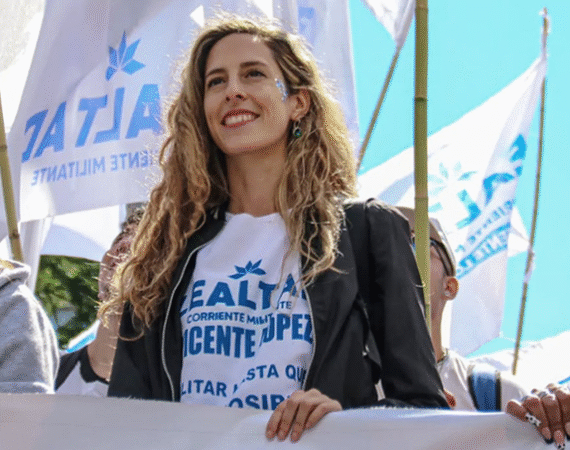Sin agenda propia hace semanas el Gobierno profundiza su etapa represiva contra militantes peronistas: ya son seis los detenidos por tirar bosta a la casa del violento diputado José Luis Espert 