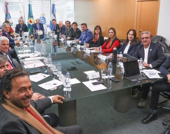 Contra el aumento a jubilados y la emergencia en discapacidad: senadores que responden a los gobernadores de Santa Fe, Chubut, Corrientes, Mendoza, San Juan, San Luis, Jujuy, Chaco, Entre Ríos y el jefe de Gobierno porteño acordaron no apoyar esta tarde los proyectos que ya tienen media sanción