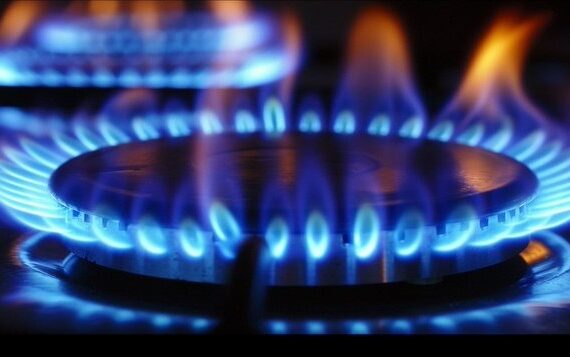 Sin gas, sin dinero y con frio: el Gobierno extiende cortes a industrias, limitan el uso de GNC y restringen envíos a Chile por la ola de frío