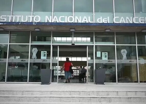 A horas de perder las facultades extraordinarias que le brindaron radicales, macristas y otros, Milei ataca con mayor fuerza a la Salud y por decreto ya no se construirán más hospitales públicos y cierran los institutos nacionales del Cáncer y de Enfermedades Cardiovasculares