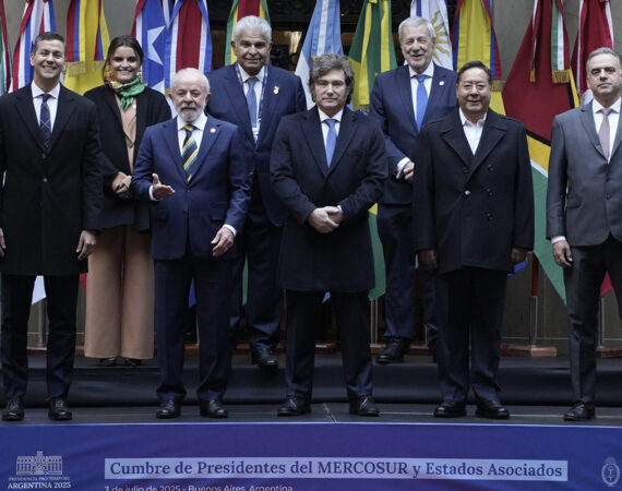 Milei caprichoso y desafiante en cumbre del Mercosur: «Emprenderemos el camino de la libertad, acompañados o solos»