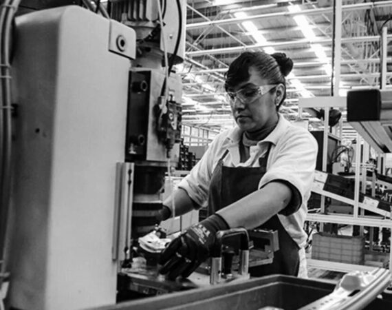 Plan económico de Milei: Desde noviembre de 2023 a septiembre de 2025 se perdieron 280.984 puestos de trabajo registrados: un promedio de 419 empleos menos por día