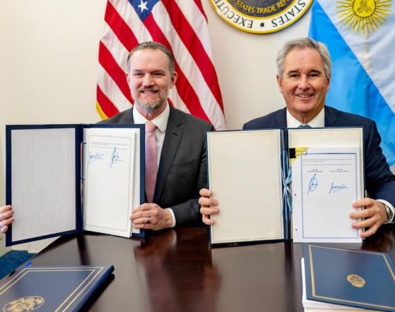 Conocé los puntos del acuerdo comercial que Argentina firmó de rodillas con Estados Unidos: ingresarán al país sin pagar aranceles maquinaria usada, carne, pollos y fármacos