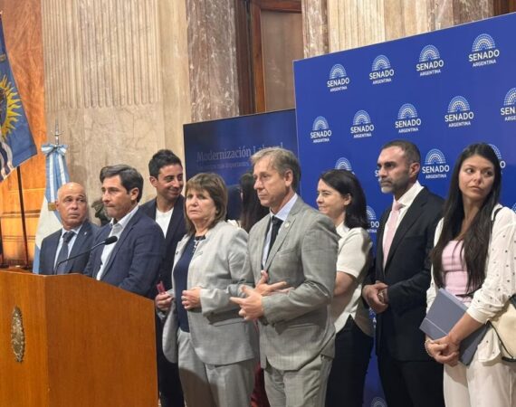 Reforma laboral: el Gobierno y sus cómplices acordaron bajar algunos puntos del proyecto que precarizará las condiciones de trabajo de millones de argentinos