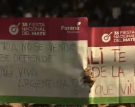 “Milei la concha de tu madre”: la crisis yerbatera se apropió de la Fiesta Nacional del Mate en Paraná con fuertes insultos y repudio al Presidente  