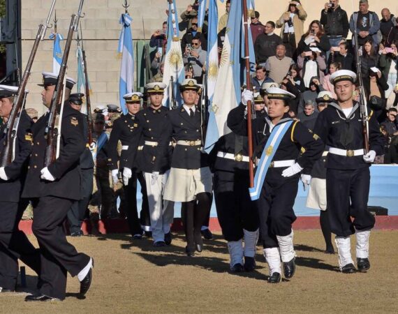 El techo paritario en el Estado no es igual para todos: Militares cobrarán hasta un 25% extra por títulos académicos tras un nuevo DNU