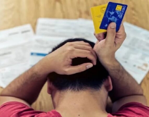 Más de 5,3 millones de argentinos tienen deudas en mora en el sistema financiero y el 34,4 % del crédito en billeteras digitales ya está en situación irregular
