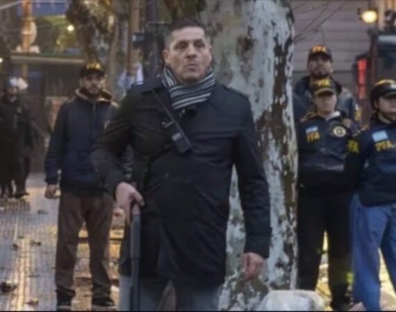 Diputados piden explicaciones al Ejecutivo por la presencia de policías de civil en la brutal represión frente al Congreso