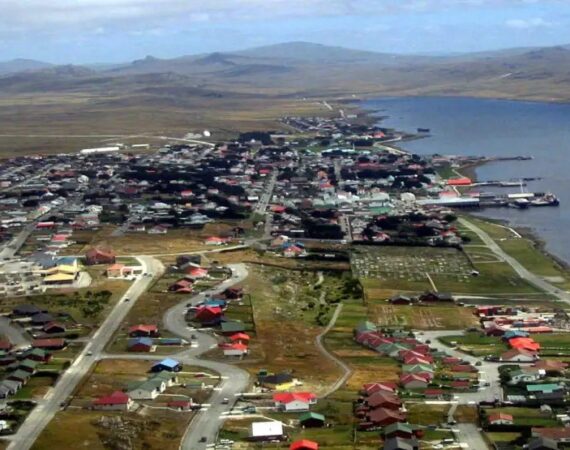 Chile refuerza su alianza con el Reino Unido y avanza en una nueva base logística en Punta Arenas hacia Malvinas en pleno reclamo soberano argentino